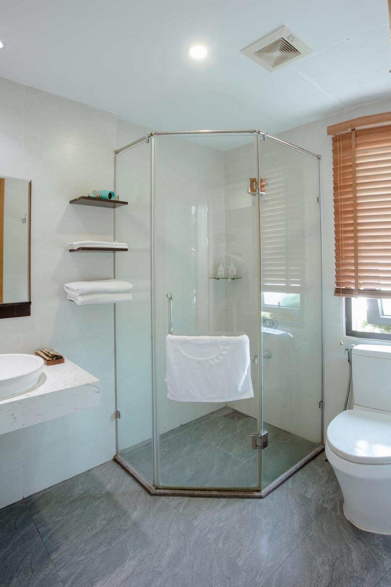 Lahome Boutique And 4*